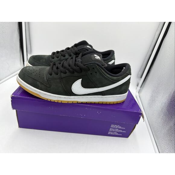 Size 11 - Nike Dunk Low SB Black Gum - Picture 1 of 5